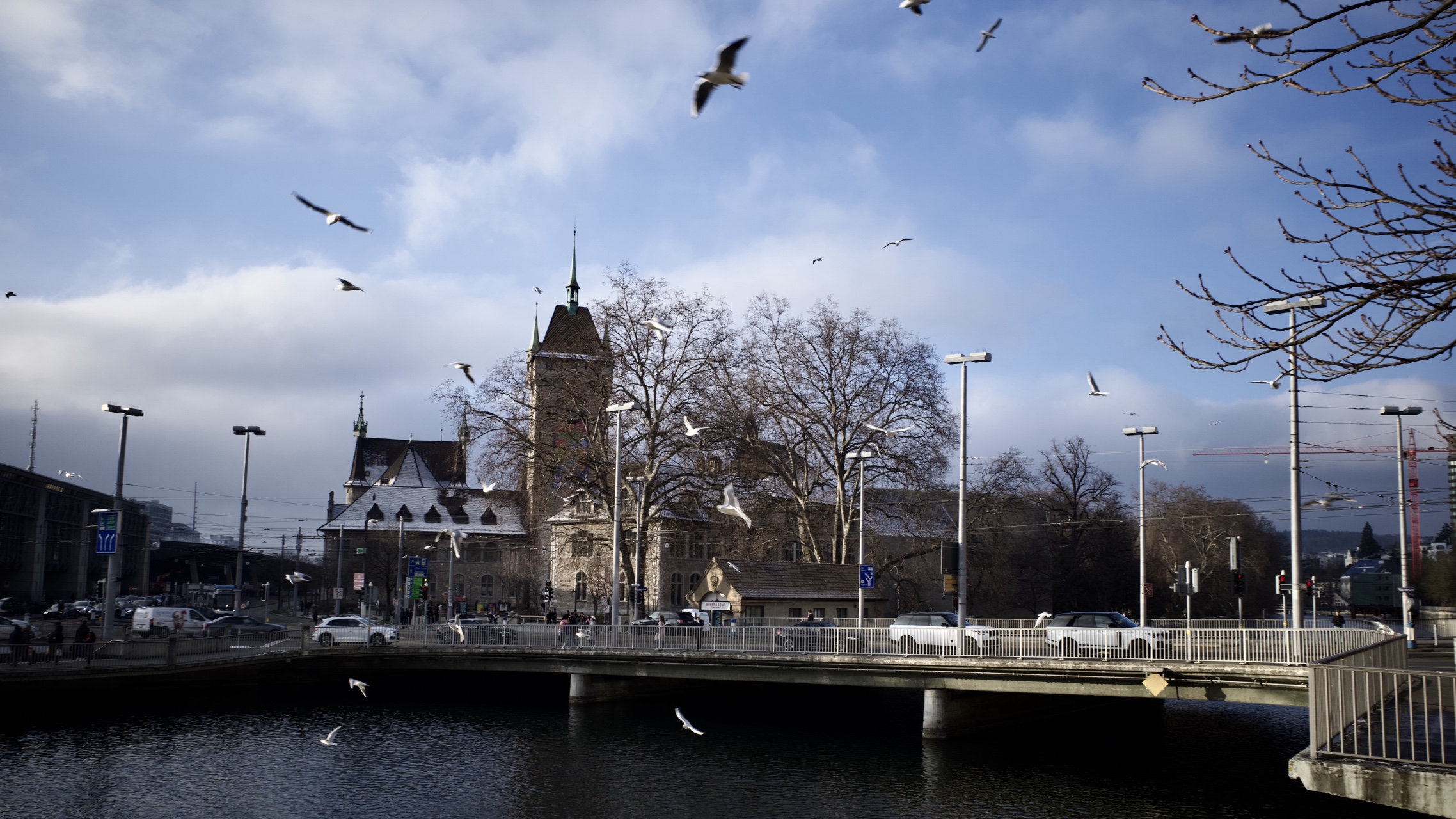 桥那边的瑞士国立博物馆