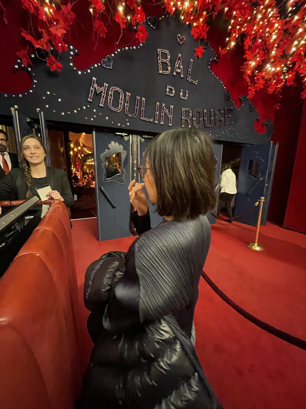 红磨坊演出入场